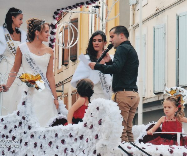 présentateur défilé de mode
